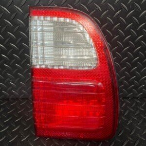 إصطب خلفي يسار وسط جيب لكزس 2001