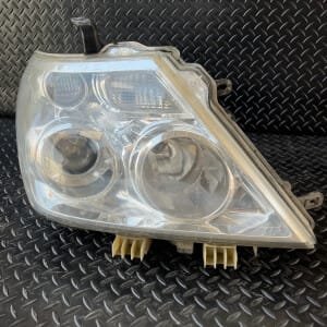 شمعات نيسان باترول بلاتينيوم ٢٠١٣ يمين